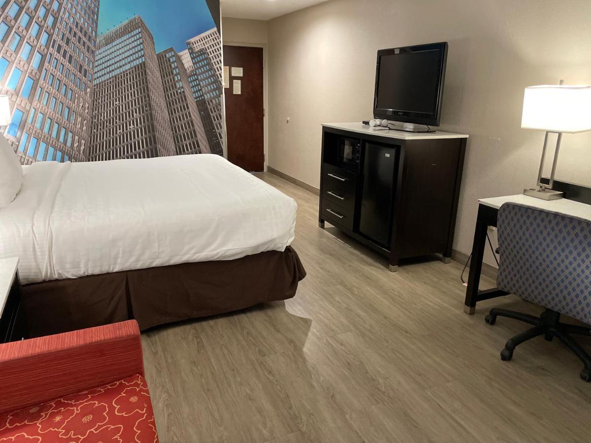 Clarion Pointe Atlanta Airport 2* College Park