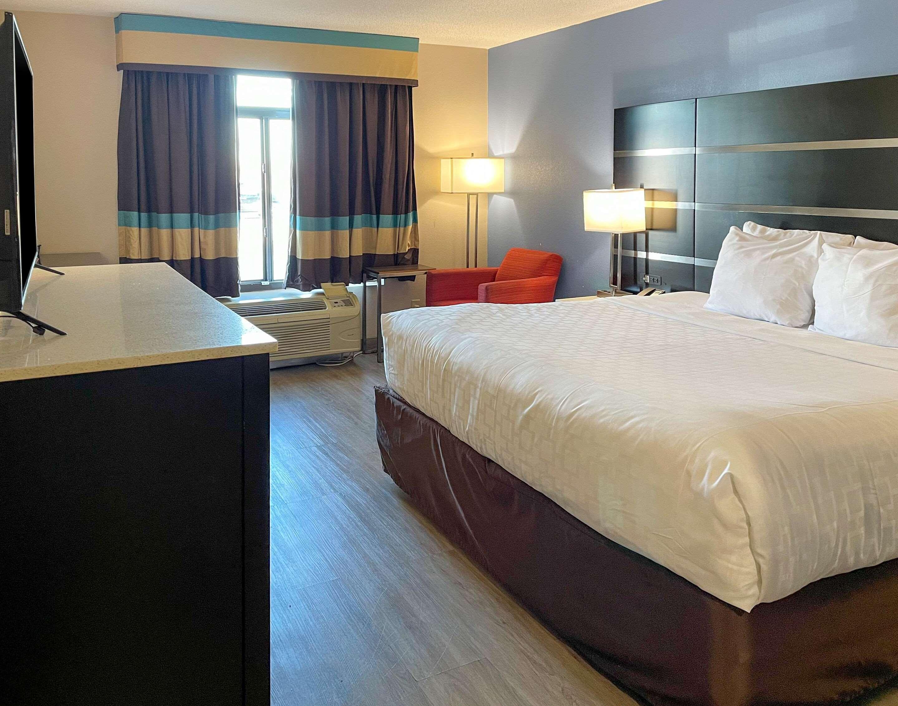 Clarion Pointe Atlanta Airport Hotel 2*