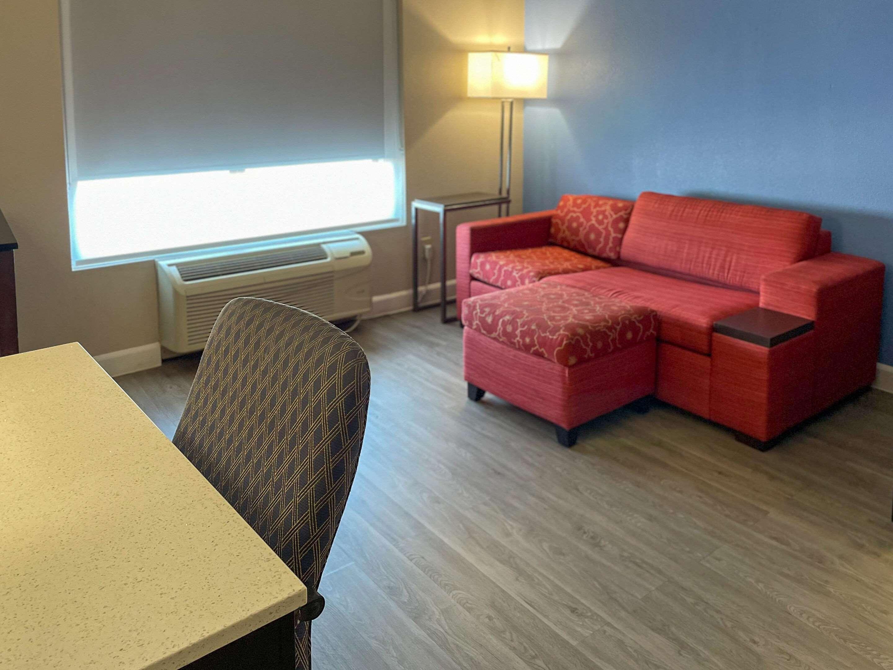 Clarion Pointe Atlanta Airport