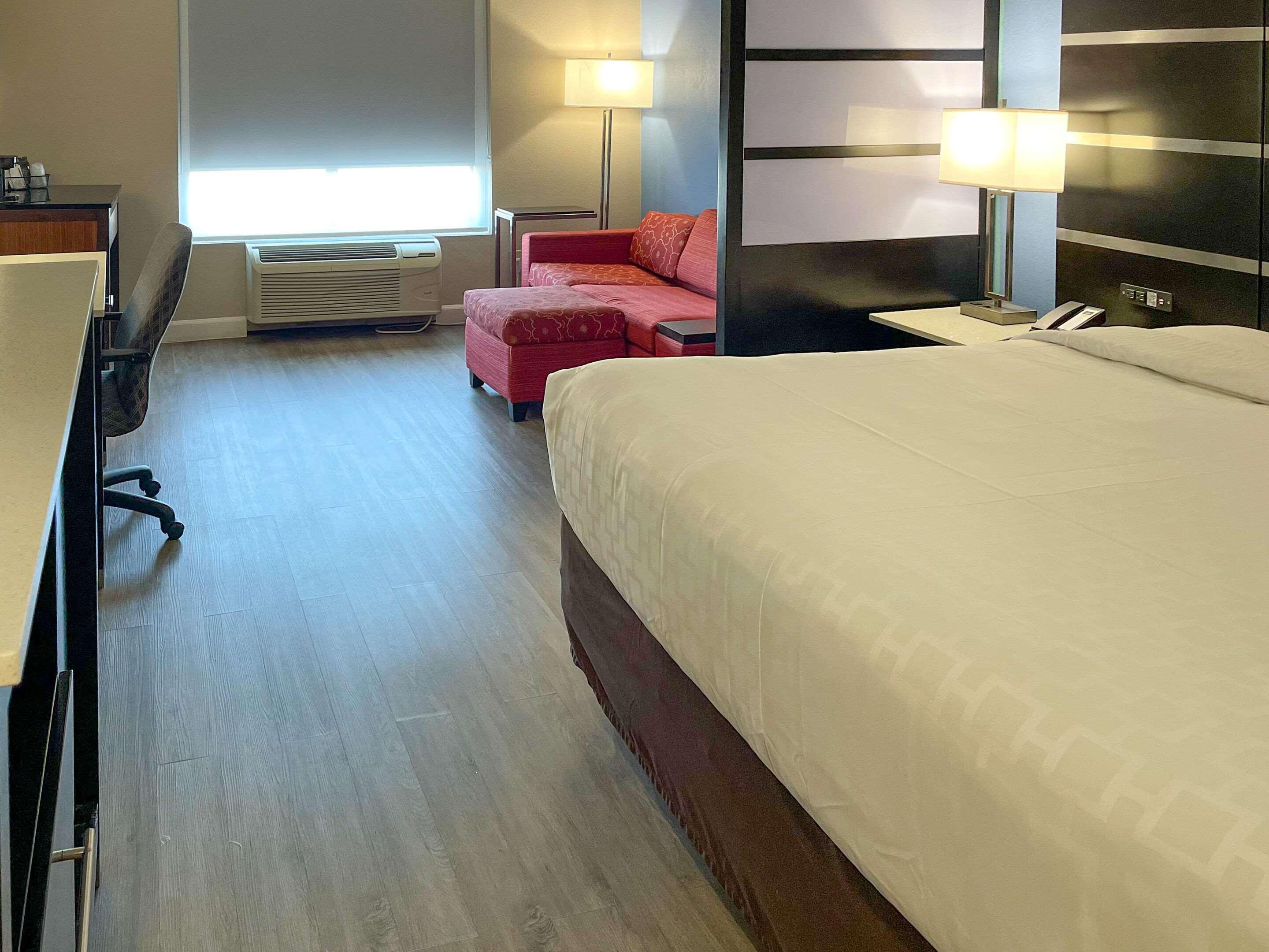 Clarion Pointe Atlanta Airport 2* College Park