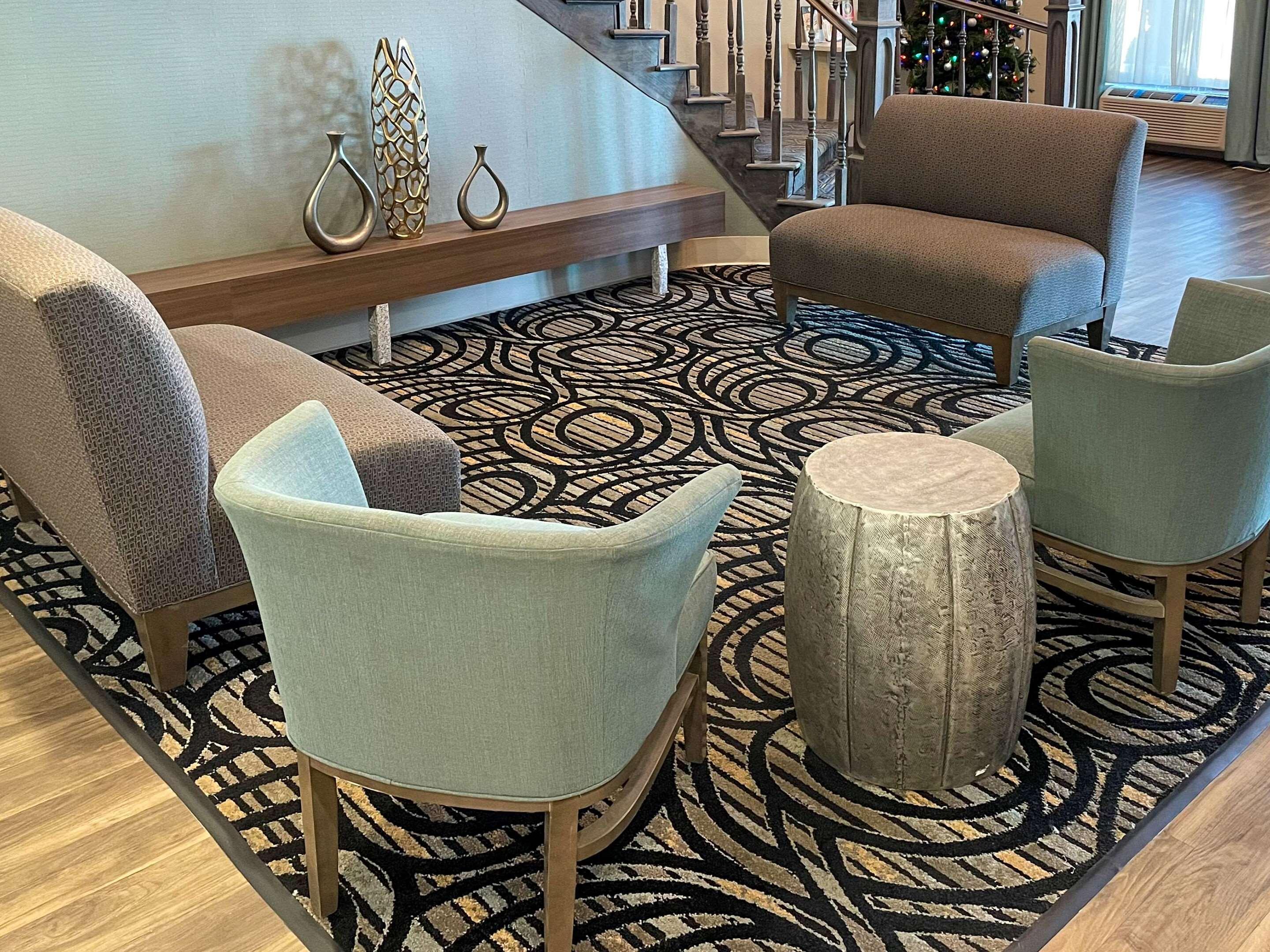 Clarion Pointe Atlanta Airport 2*