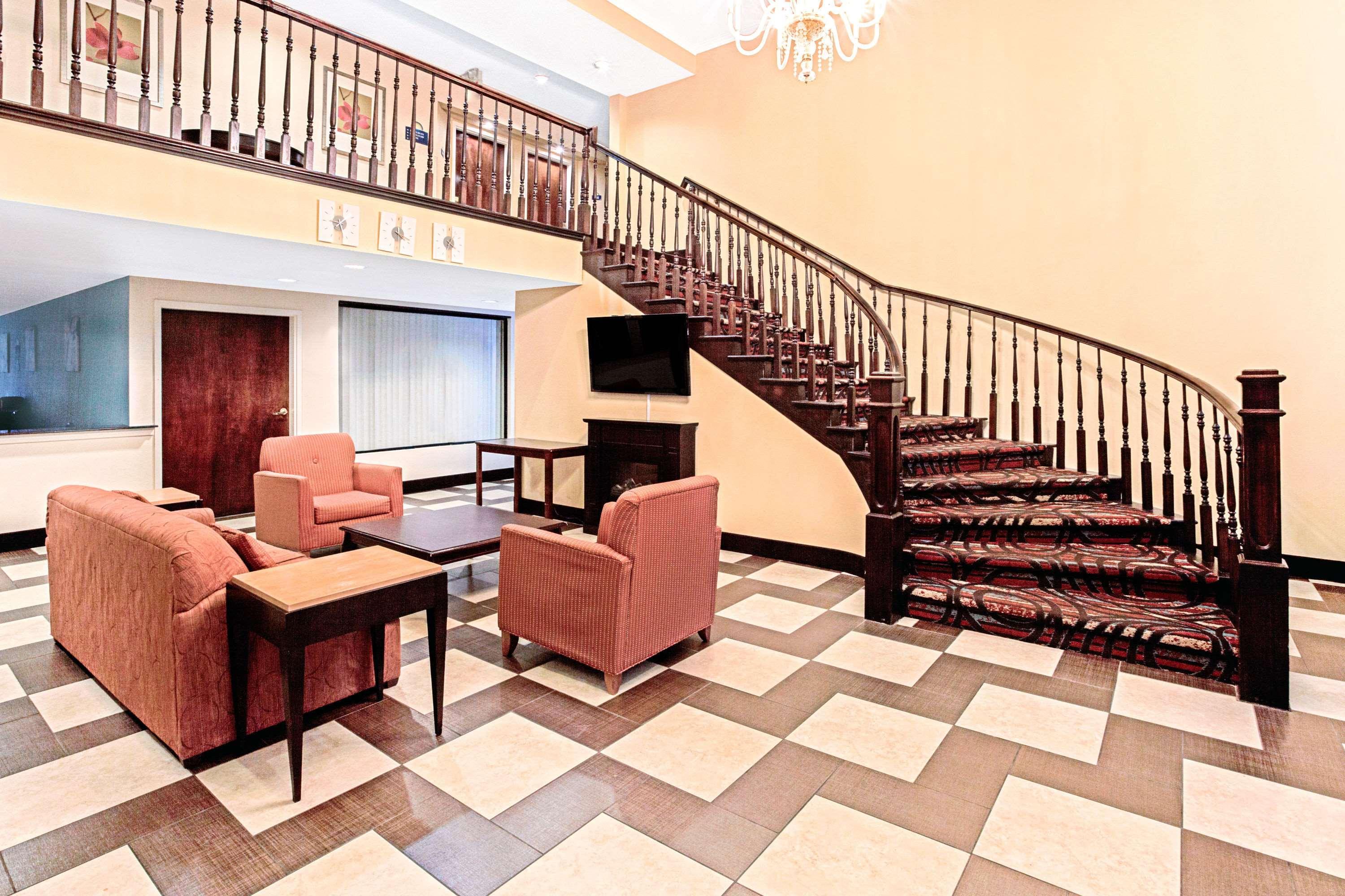 Clarion Pointe Atlanta Airport