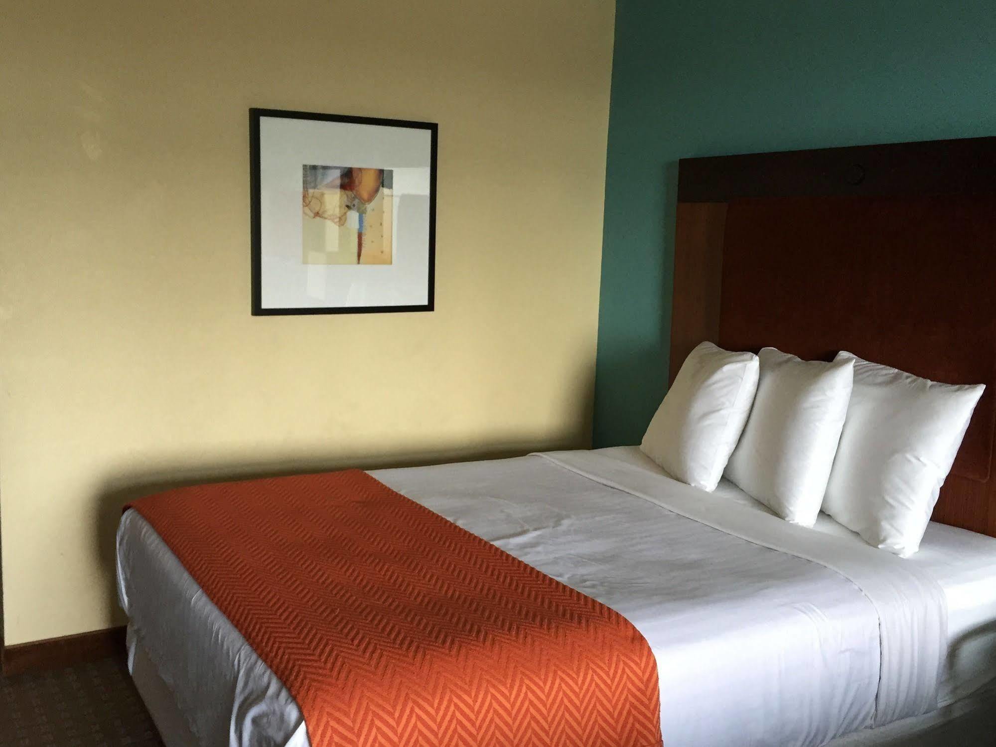 Clarion Pointe Atlanta Airport Hotel College Park